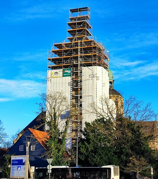 Westturm eingeruestet